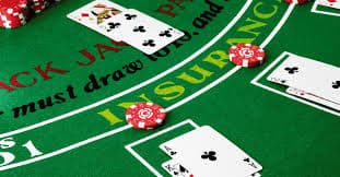Pengguna membaca panduan edukasi responsible gaming dengan tujuan hiburan aman dan sehat